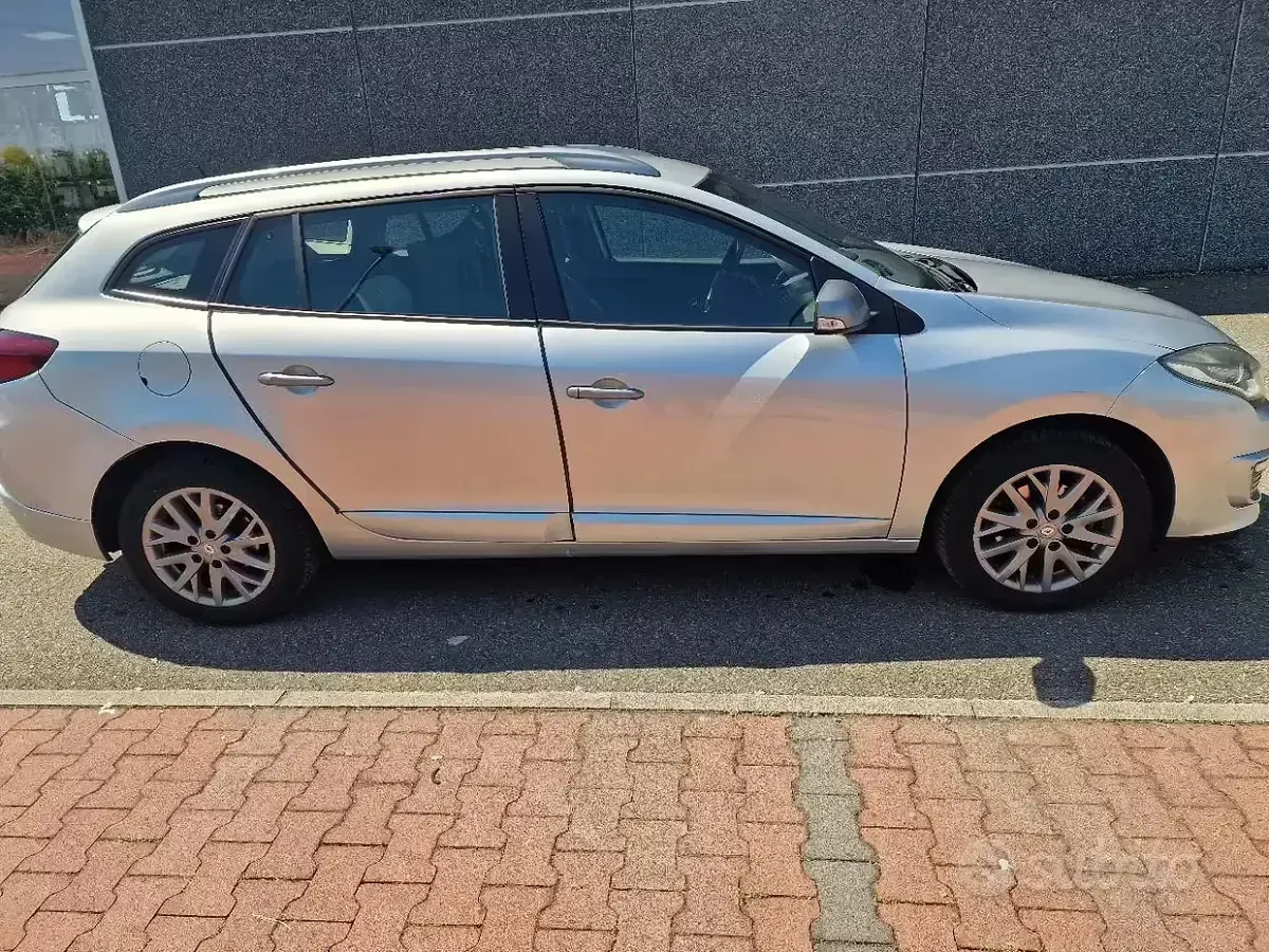Usata Renault Mégane GrandTour 110 CV (80 kW) 2015 Grigio Station wagon