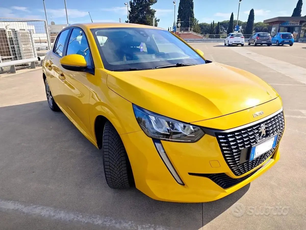 Usata Peugeot 208 101 CV (74 kW) 2021 Giallo Utilitaria