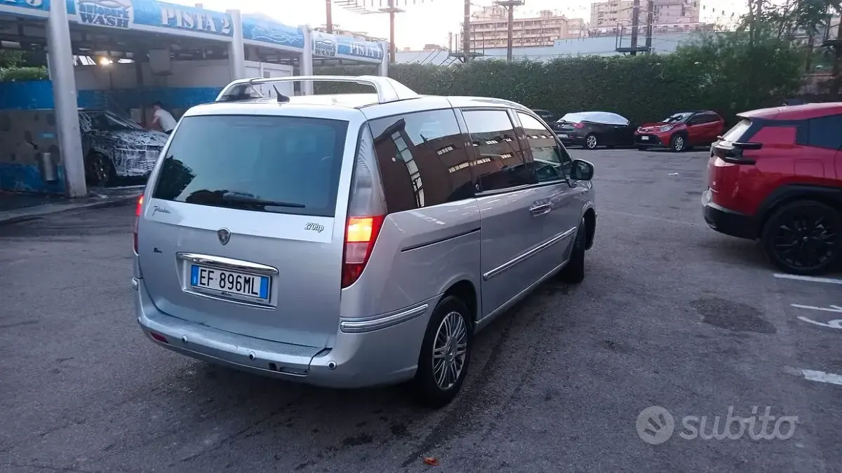 Usata Lancia Phedra 170 CV (125 kW) 2010 Monovolume