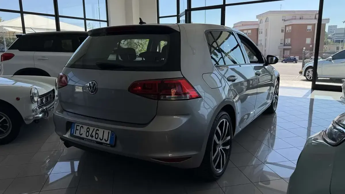 Usata VW Golf VII Highline 110 CV (80 kW) 2016 Grigio Berlina