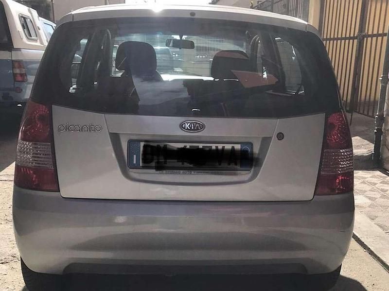 Usata Kia Picanto EX 65 CV (47 kW) 2008 Argento Utilitaria