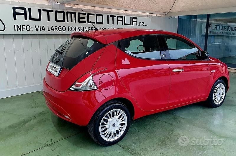 Usata Lancia Ypsilon 95 CV (69 kW) 2017 Rosso Utilitaria