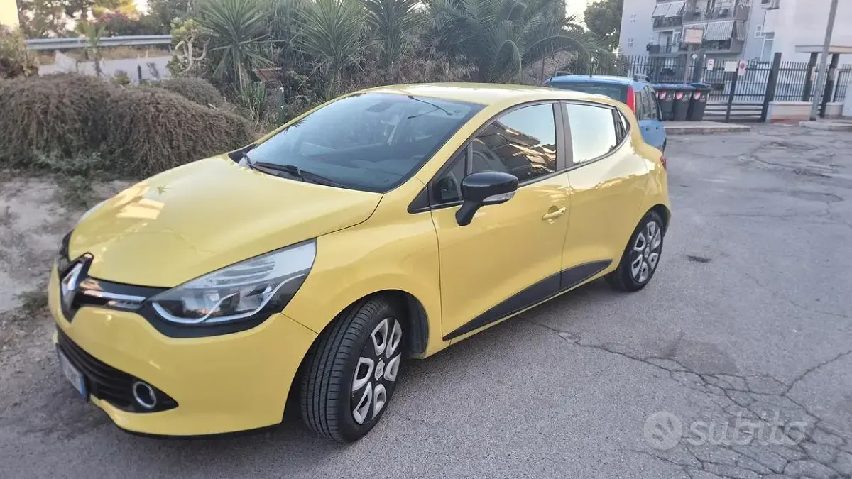 Usata Renault Clio 90 CV (66 kW) 2014 Giallo Utilitaria