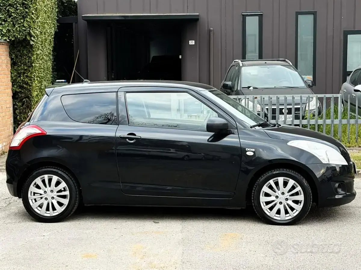 Usata Suzuki Swift 75 CV (55 kW) 2012 Nero Utilitaria