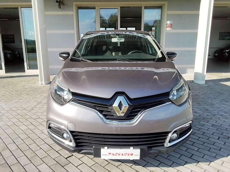 Usata Renault Captur 90 CV (66 kW) 2017 Grigio scuro metallizzato SUV