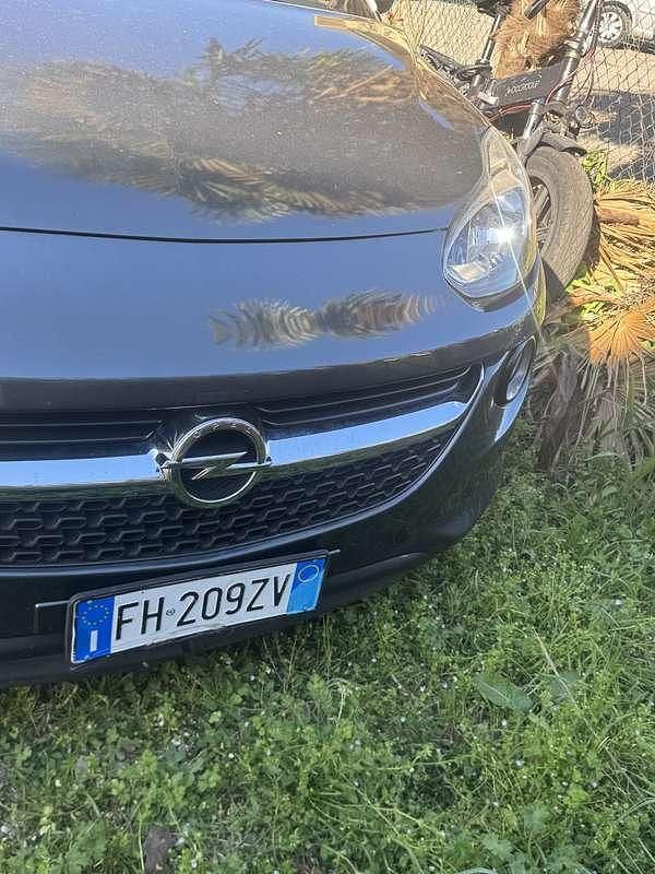 Usata Opel Adam Glam 87 CV (63 kW) 2017 Utilitaria