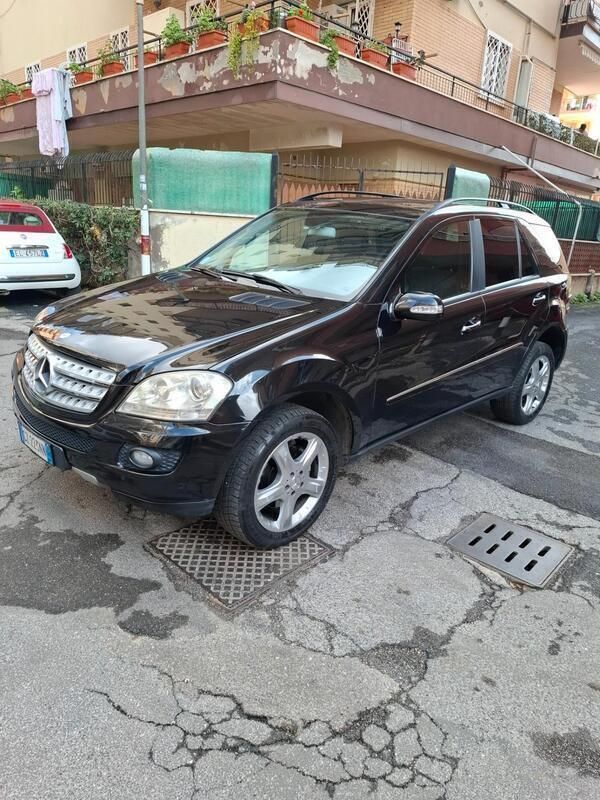 Usata Mercedes ML320 224 CV (164 kW) 2006 Nero SUV