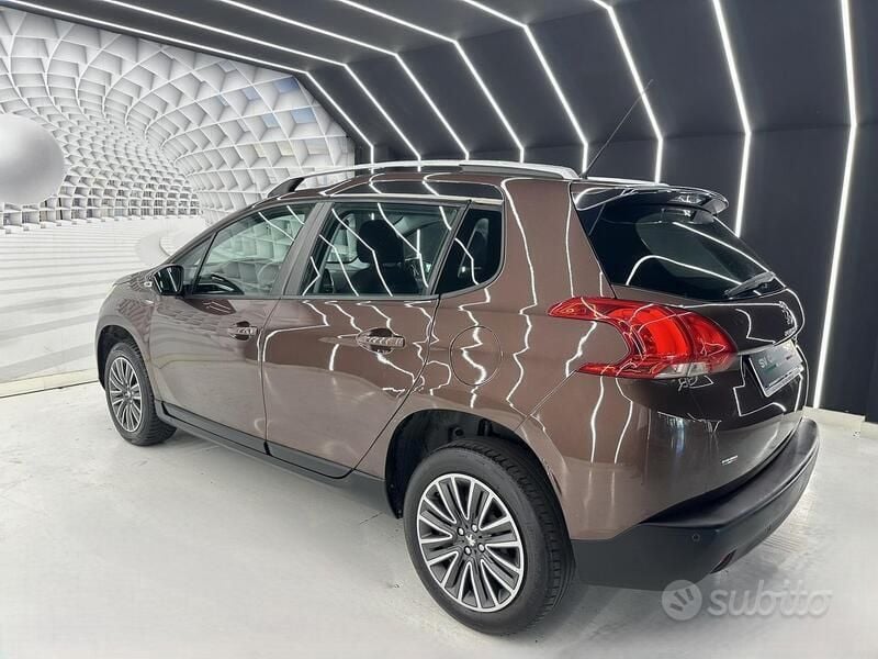 Usata Peugeot 2008 Allure 115 CV (84 kW) 2015 Marrone SUV