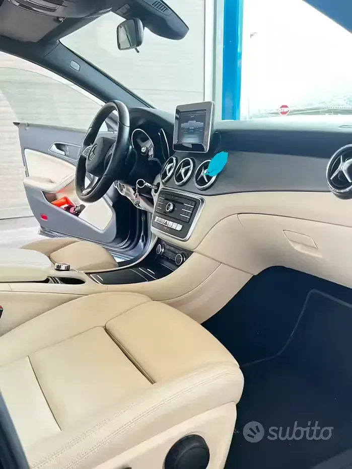 Usata Mercedes CLA180 109 CV (80 kW) 2017 Blu Berlina