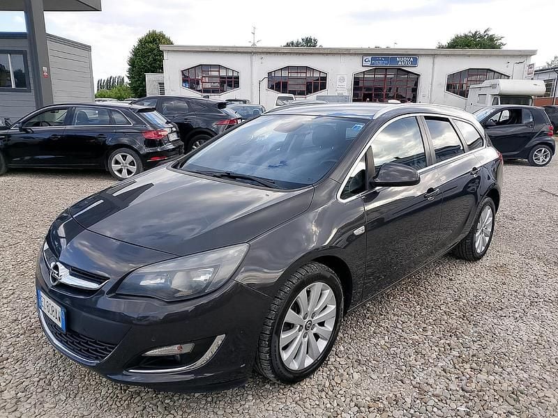 Usata Opel Astra 110 CV (80 kW) 2015 Grigio Station wagon