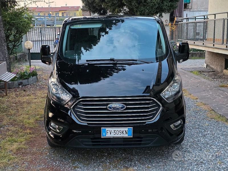 Usata Ford Tourneo 130 CV (95 kW) 2019 Nero Monovolume