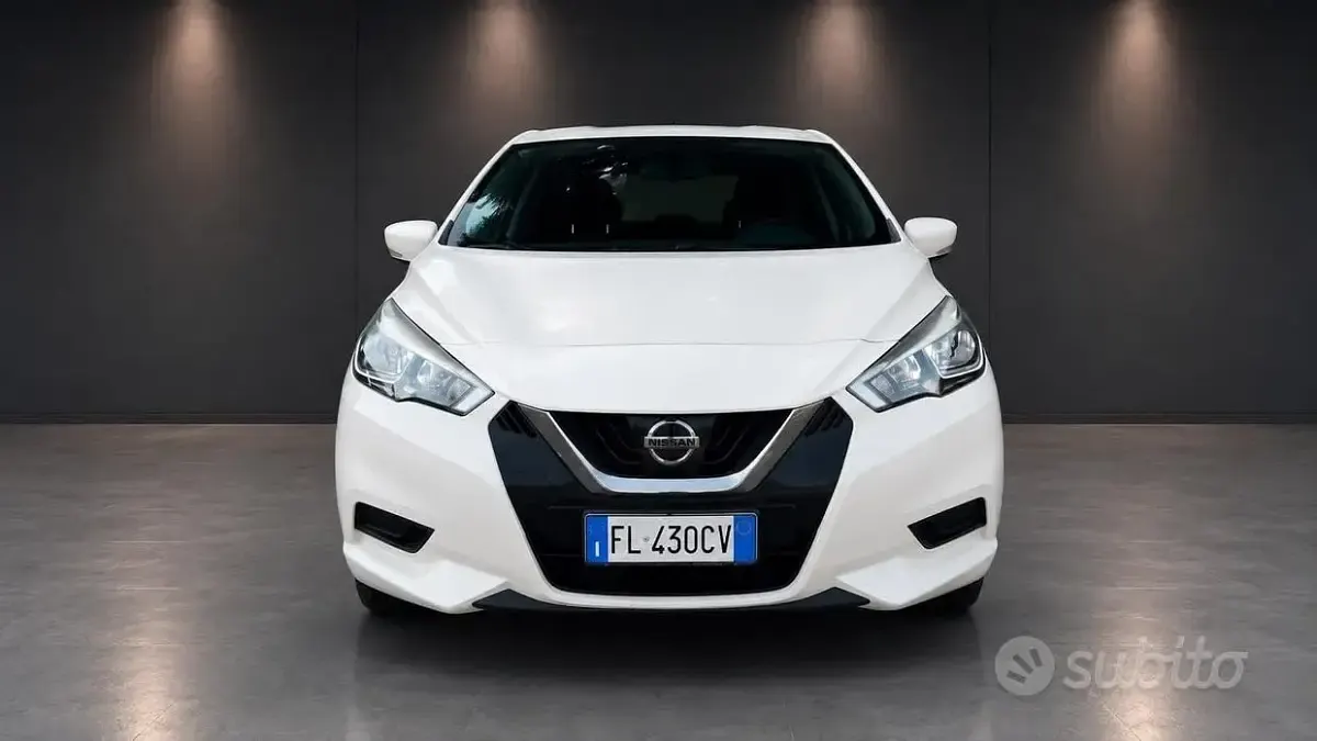 Usata Nissan Micra 71 CV (52 kW) 2017 Beige Utilitaria
