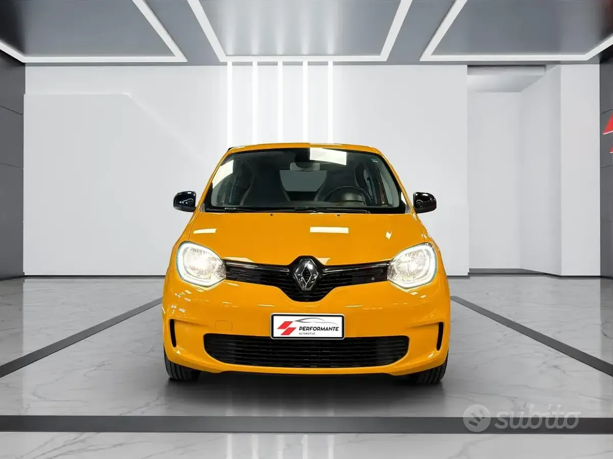 Usata Renault Twingo Equilibre 30 kW (42 CV) 2023 Giallo Utilitaria