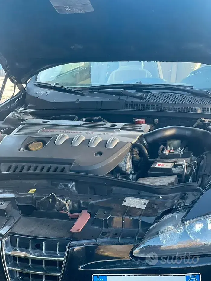 Usata Alfa Romeo 147 101 CV (74 kW) 2008 Nero Utilitaria