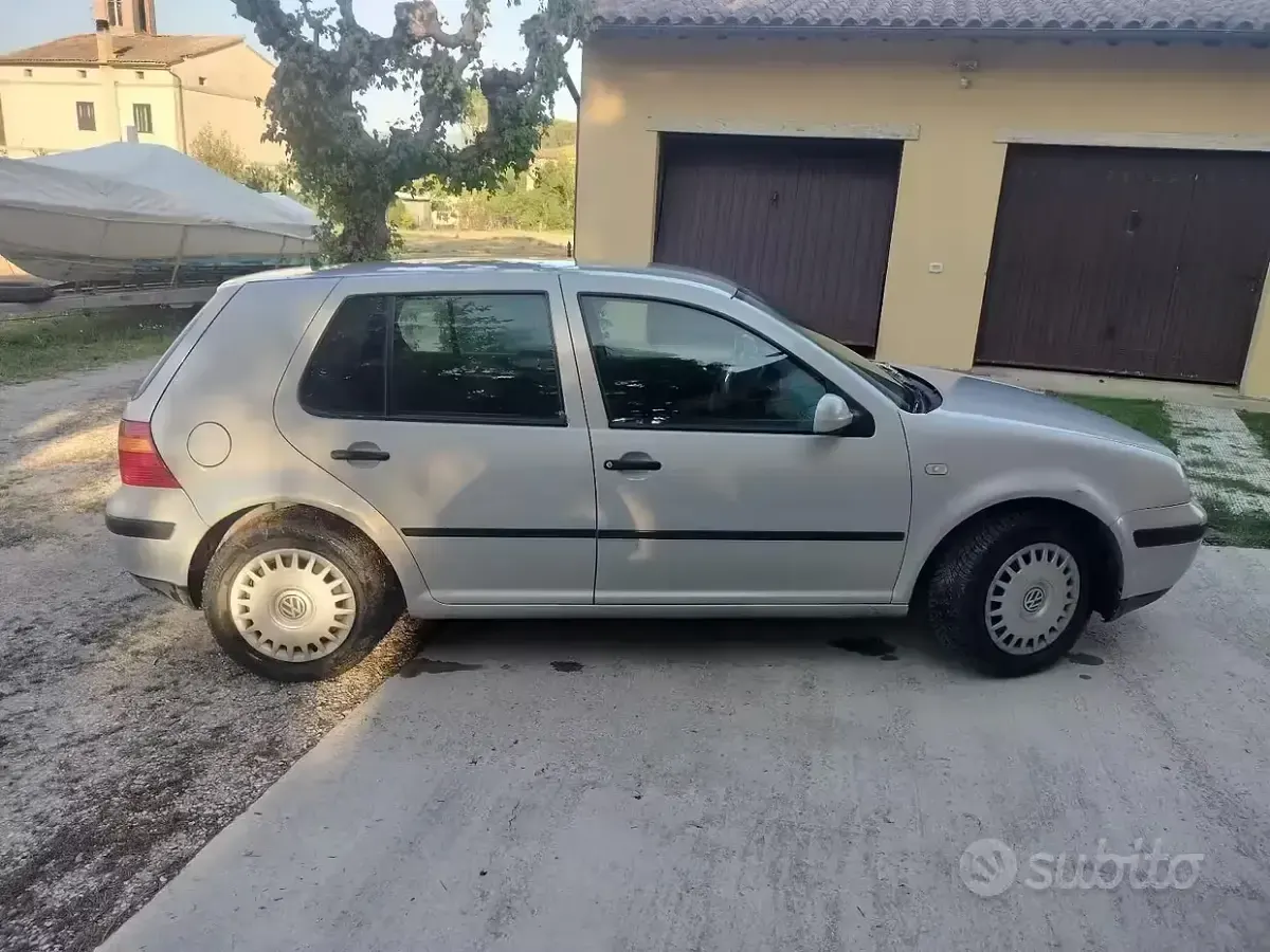 Usata VW Golf IV 75 CV (55 kW) 2000 Grigio Berlina