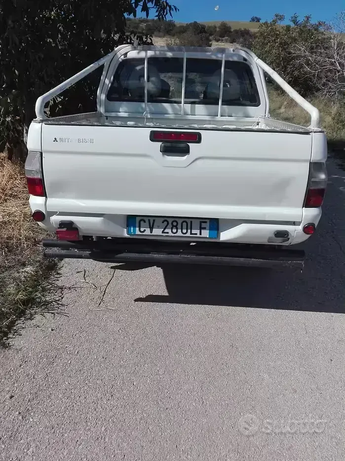 Usata Mitsubishi L 115 CV (84 kW) 2005 Bianco SUV