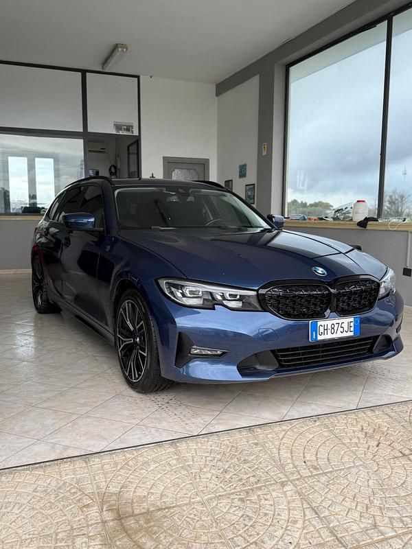 Usata BMW 320e Comfort Edition 190 CV (139 kW) 2021 Blu Station wagon