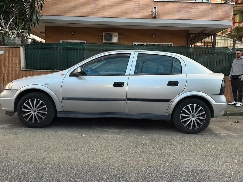 Usata Opel Astra 1999 Grigio Berlina