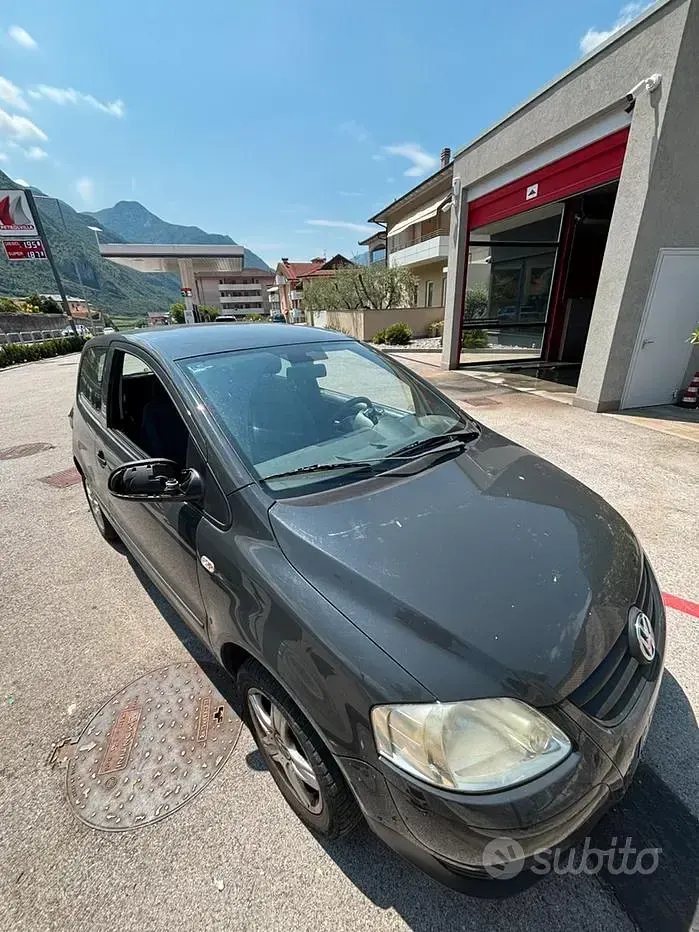 Usata VW Fox 69 CV (50 kW) 2005 Grigio Utilitaria