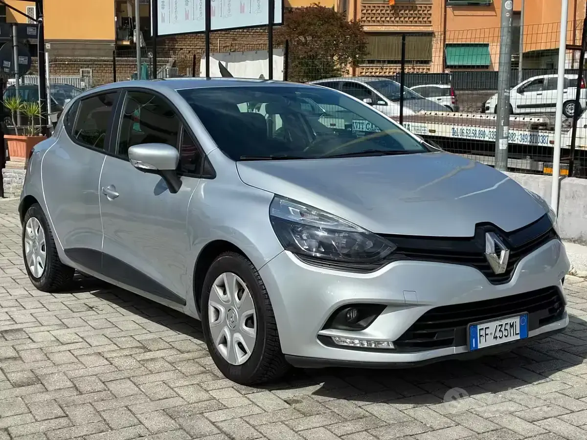 Usata Renault Clio IV 73 CV (53 kW) 2016 Grigio Berlina