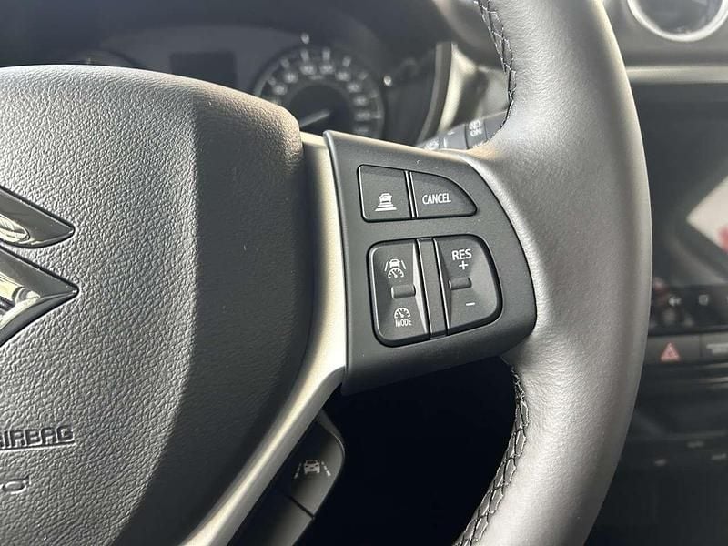 Nuova Suzuki Vitara 110 CV (80 kW) 2026 Grigio glasgow tetto nero SUV