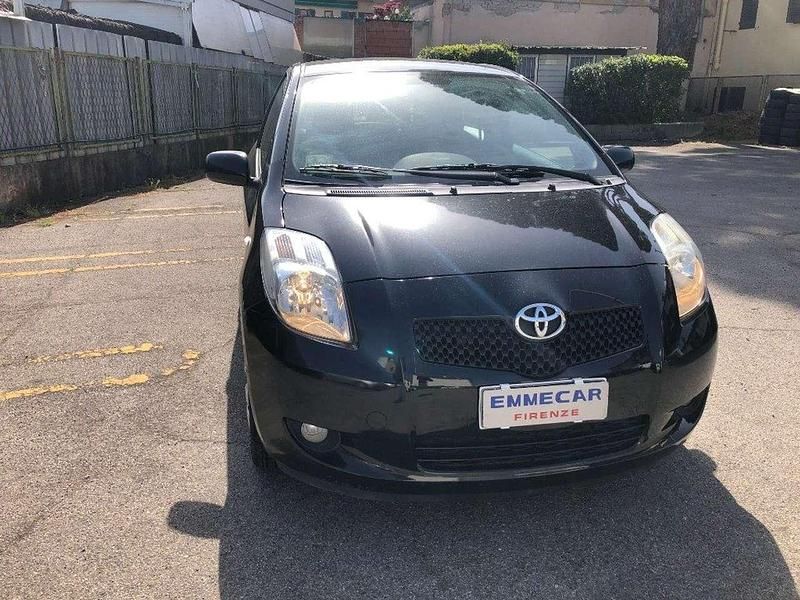Usata Toyota Yaris 69 CV (50 kW) 2007 Nero Utilitaria