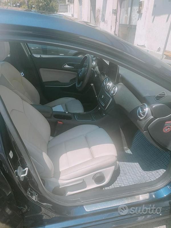 Usata Mercedes A160 Edition 90 CV (66 kW) 2017 Blu Berlina