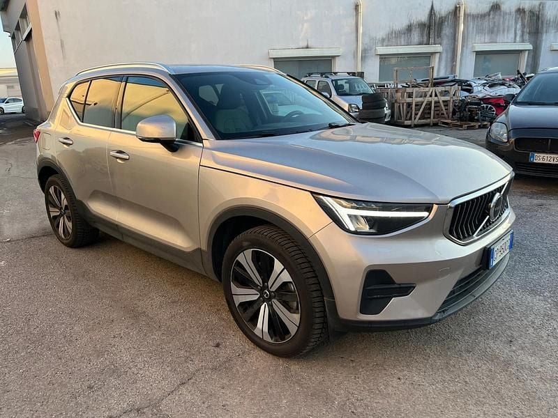 Usata Volvo XC40 Core 197 CV (144 kW) 2023 Grigio SUV