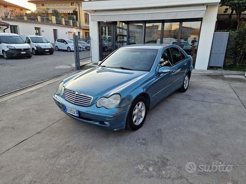 Blu Usata 2001 Mercedes C200 Elegance Tre volumi | 1500 € (Super prezzo) - Immagine 1/4