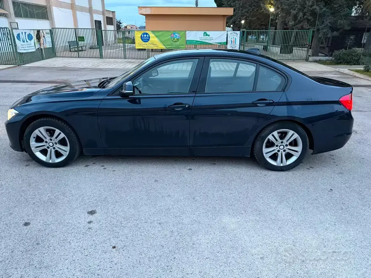Usata BMW 316 Sport Line 116 CV (85 kW) 2012 Blu Berlina