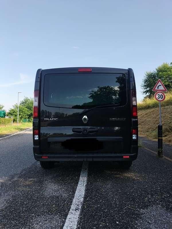 Usata Renault Trafic Zen 125 CV (91 kW) 2018 Nero Monovolume