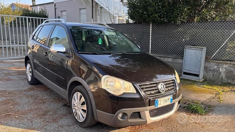 Usata VW Polo Cross 100 CV (73 kW) 2006 Nero Utilitaria
