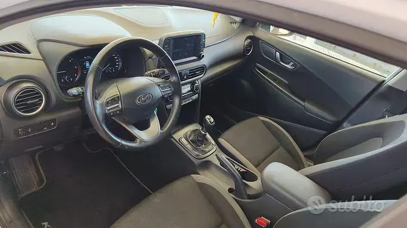 Usata Hyundai Kona Comfort 116 CV (85 kW) 2019 Bianco SUV