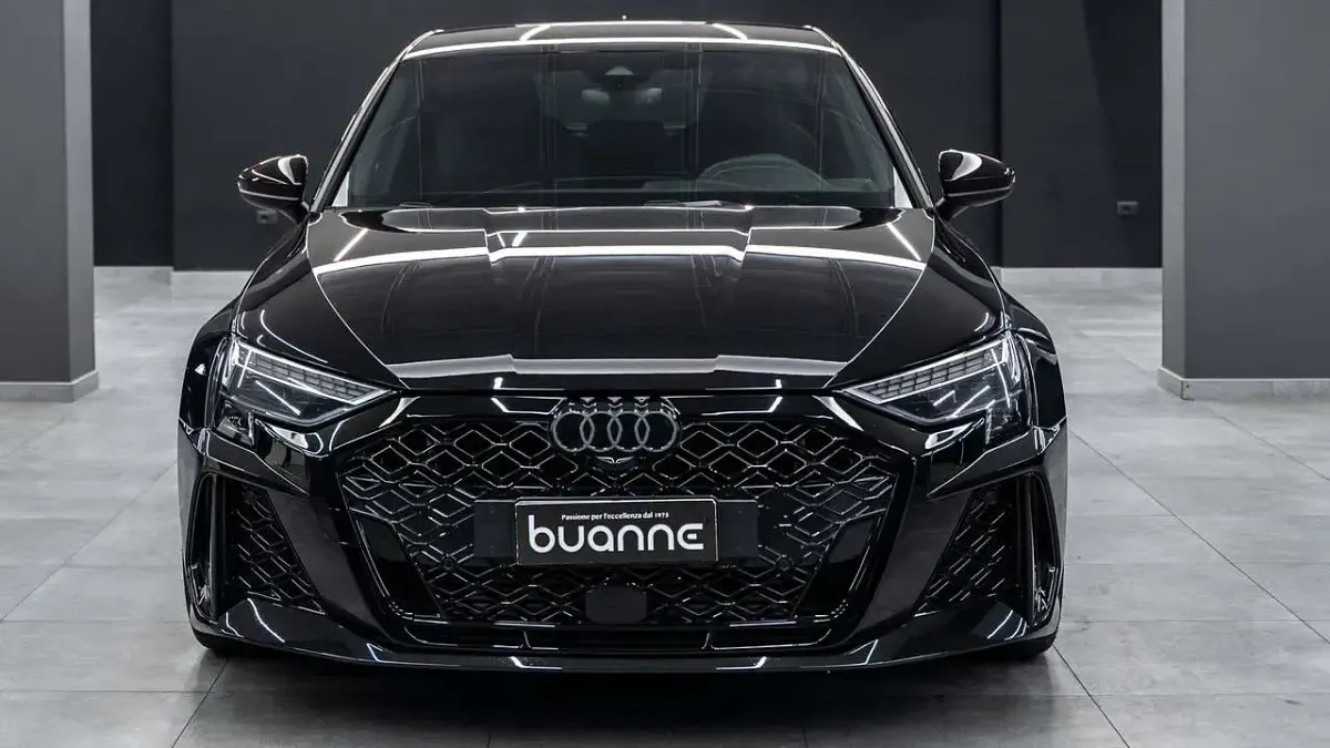 Usata Audi RS3 Sportback Ambiente 400 CV (294 kW) 2025 Nero Utilitaria