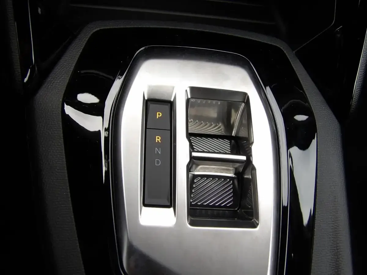 Nuova Peugeot 2008 Style 110 CV (80 kW) 2026 Nero SUV