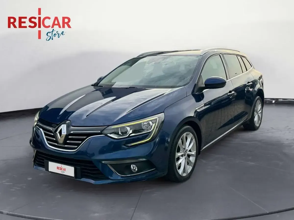 Usata Renault Mégane GrandTour Bose Edition 131 CV (96 kW) 2017 Blu race Station wagon