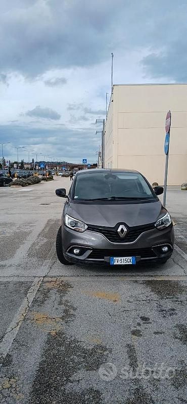 Usata Renault Scénic IV 110 CV (80 kW) 2019 Monovolume