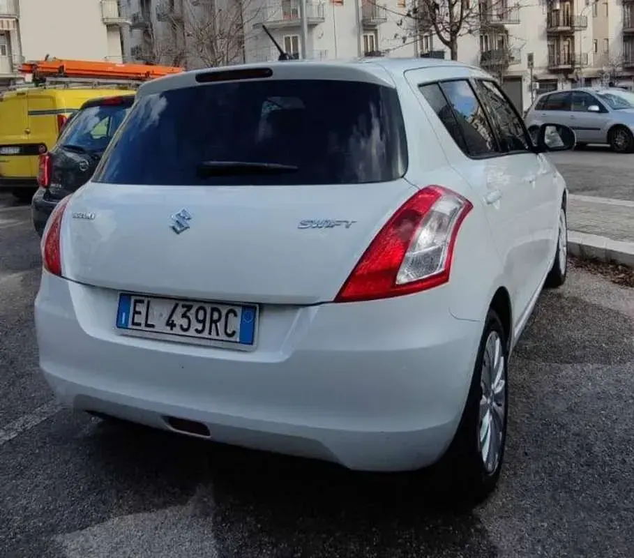 Usata Suzuki Swift GL 75 CV (55 kW) 2012 Bianco Utilitaria