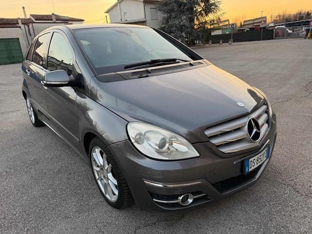 Usata Mercedes B180 Chrome 108 CV (79 kW) 2009 Grigio Monovolume