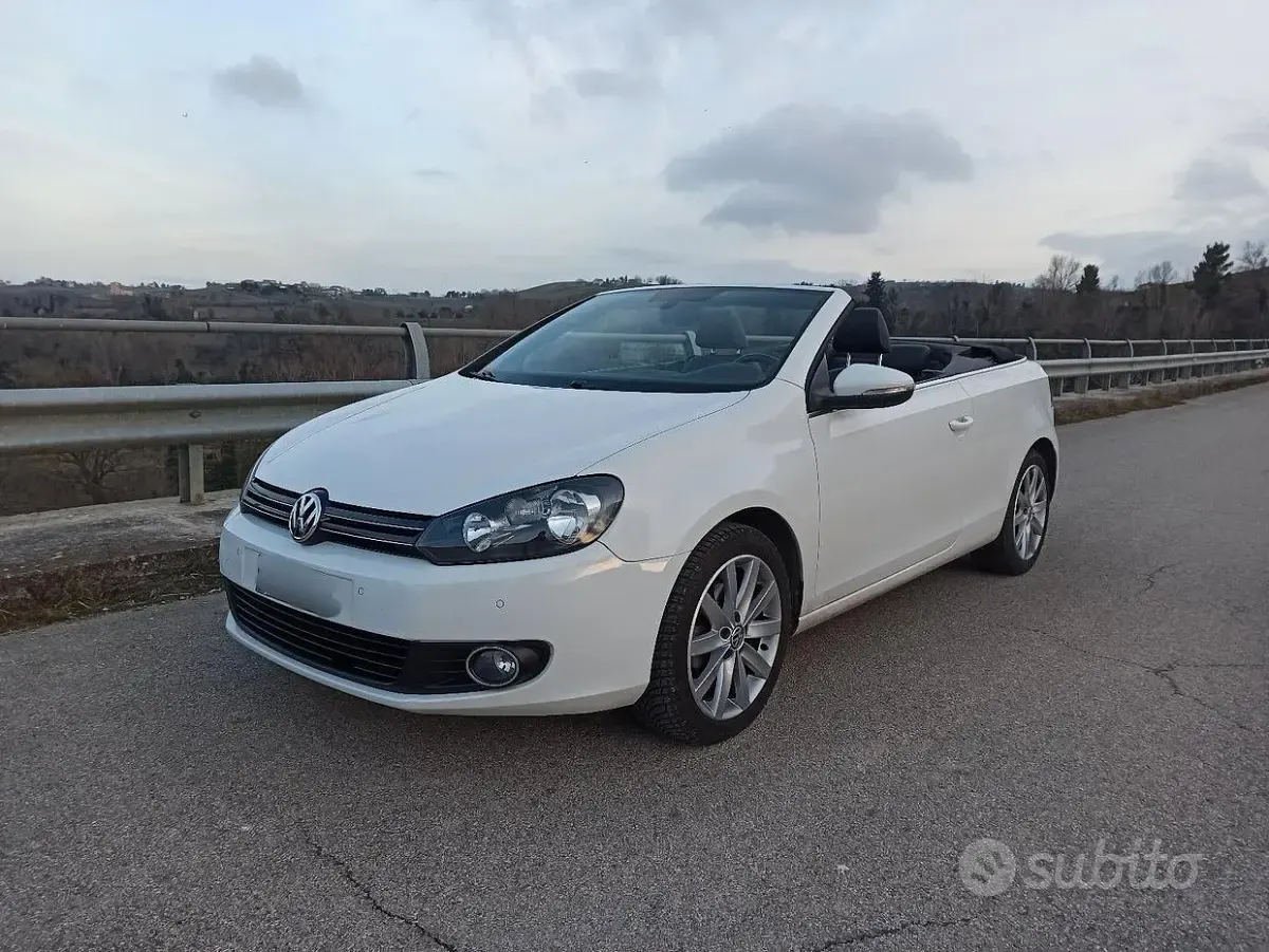 Usata VW Golf Cabriolet 105 CV (77 kW) 2011 Bianco Cabrio