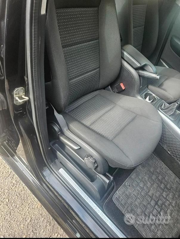 Usata Mercedes 180 116 CV (85 kW) 2010 Nero Berlina