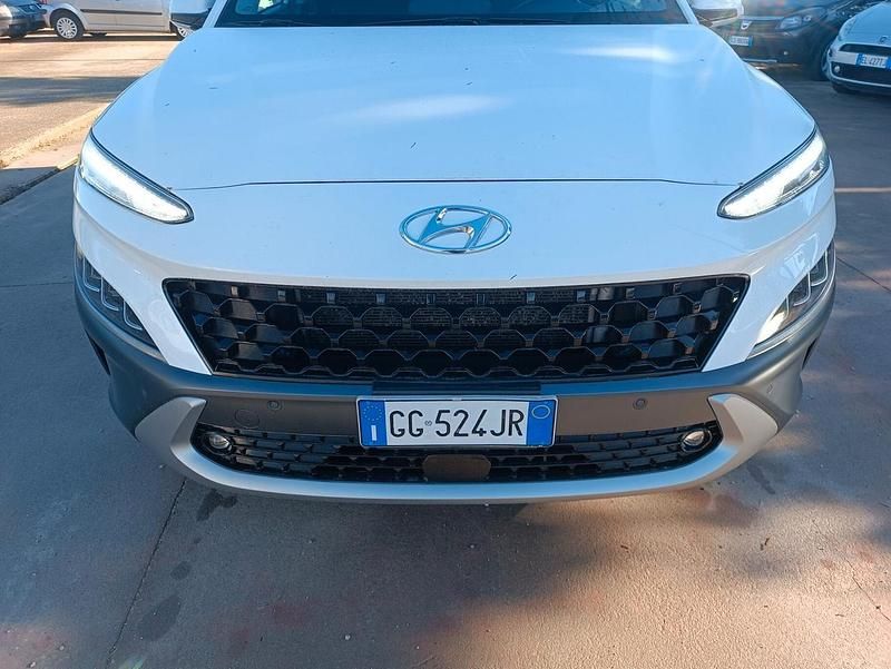 Usata Hyundai Kona 135 CV (99 kW) 2021 Bianco SUV