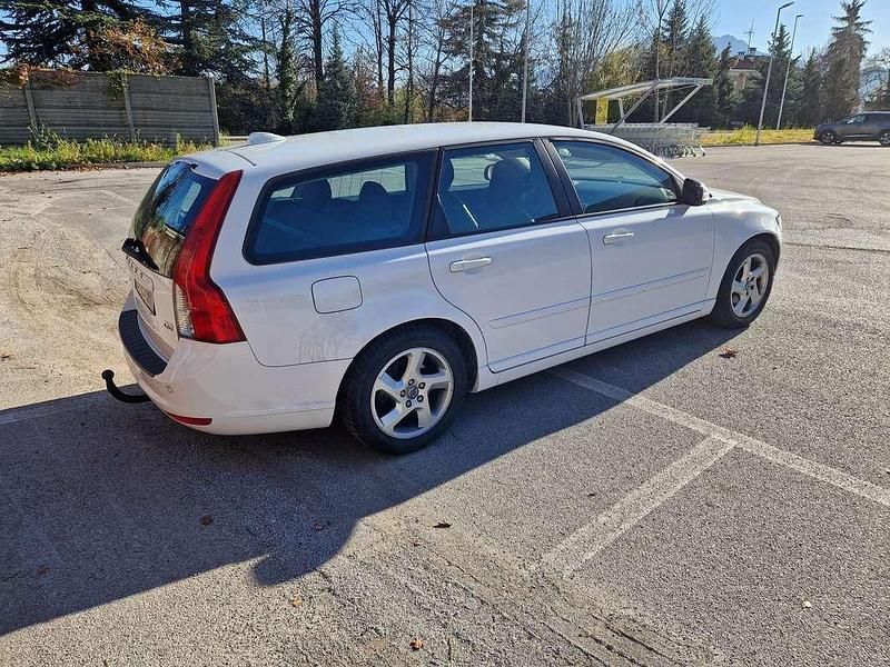 Usata Volvo V50 Momentum 109 CV (80 kW) 2012 Bianco Station wagon