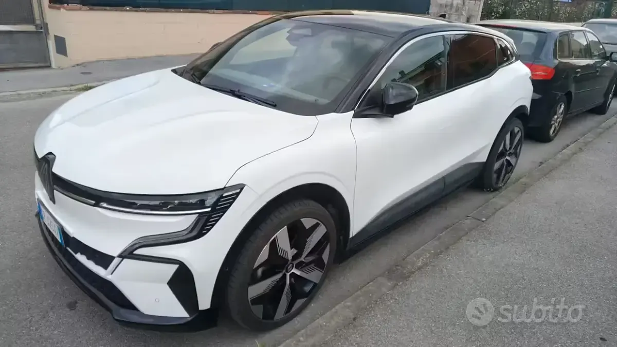 Usado Renault Megane E-Tech 55 kW (75 CV) 2023 Blanco SUV