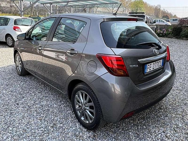 Usata Toyota Yaris Lounge 101 CV (74 kW) 2016 Other Berlina