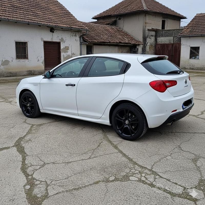 Usata Alfa Romeo Giulietta 120 CV (88 kW) 2018 Bianco Utilitaria