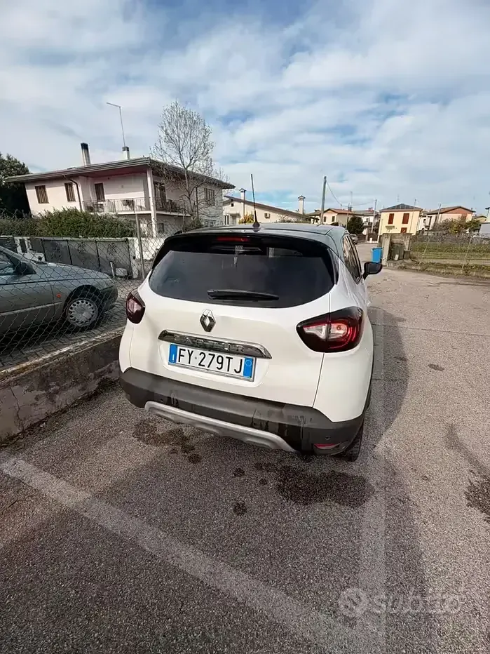 Usata Renault Captur 90 CV (66 kW) 2019 Bianco SUV