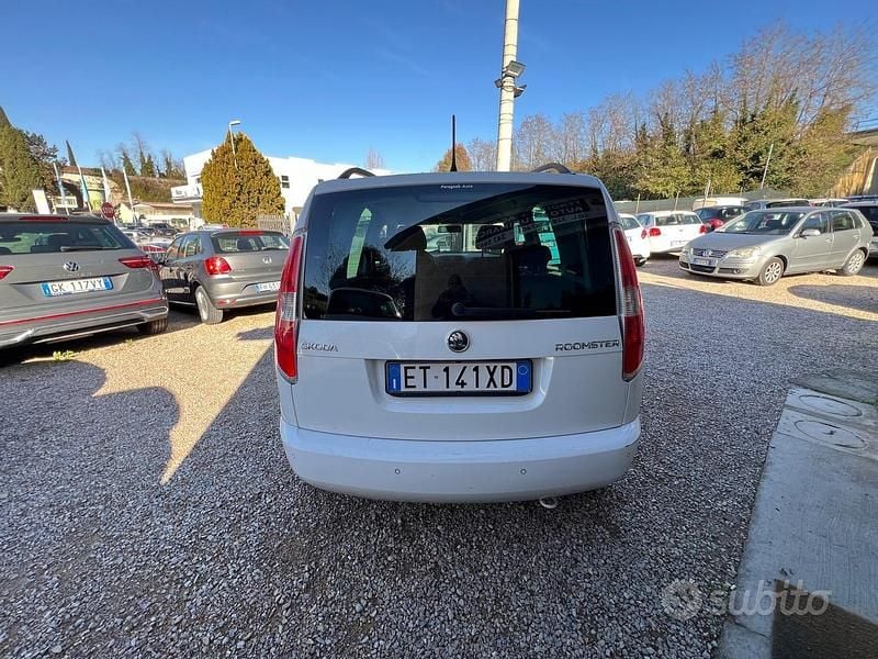 Usata Skoda Roomster Active 70 CV (51 kW) 2014 Bianco Monovolume