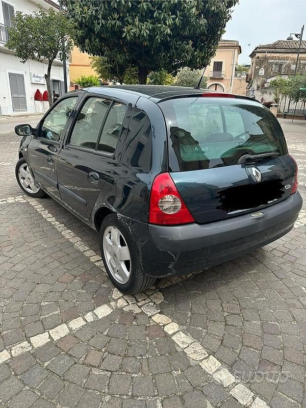 Usata Renault Clio II 2003 Verde Utilitaria
