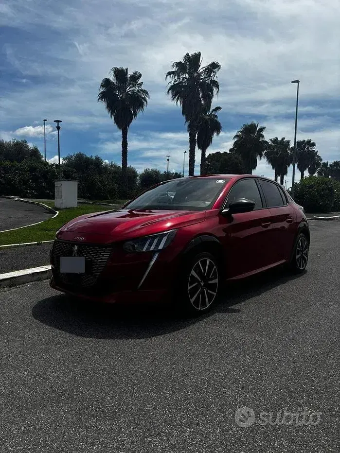 Usata Peugeot 208 GT 101 CV (74 kW) 2022 Rosso Utilitaria